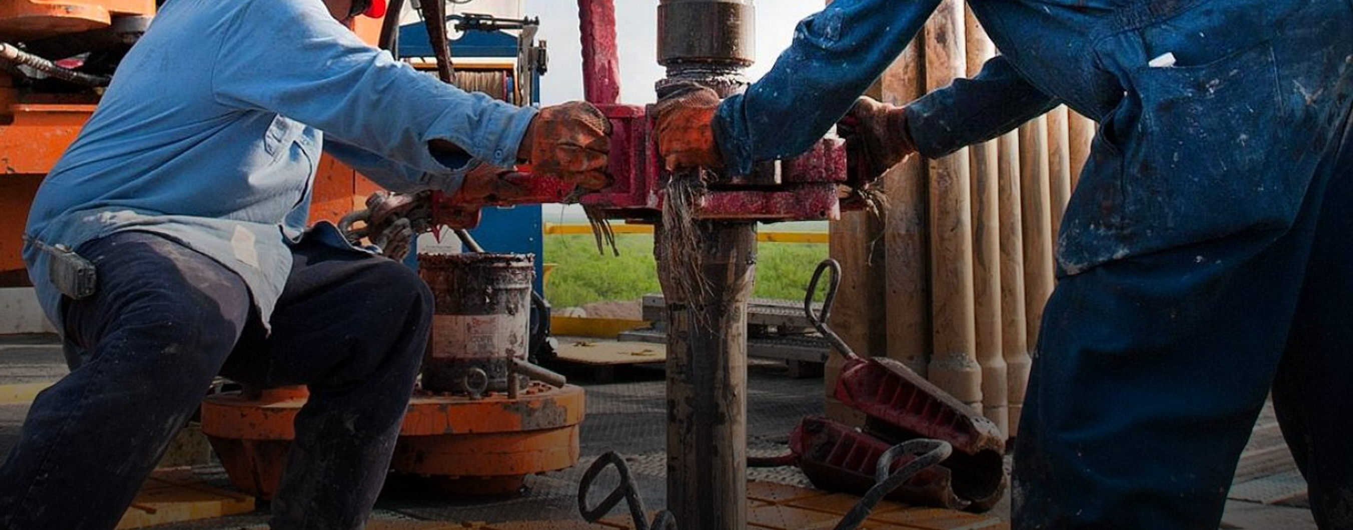 oil-and-gas-industry-could-hire-100-000-workers-if-it-can-find-them